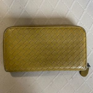 Vintage Bottega Veneta long zippy wallet